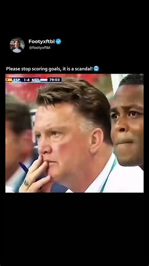 ftbl clips on Instagram: "“The Night the World Champions Were Dismantled.” 🇪🇸💥🇳🇱 Spain vs Netherlands, 2014 FIFA World Cup. A match that rewrote history in just 90 minutes. The reigning champions arrived in Brazil carrying the aura of invincibility. Tiki-taka had conquered the world, possession was their weapon, and Spain were expected to dominate once again. But what unfolded in Salvador was not a football match — it was a statement. Spain struck first through Xabi Alonso’s penalty, and fo