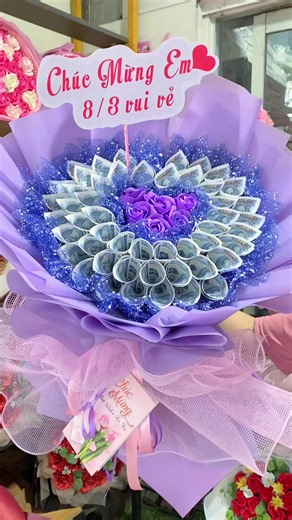 8/3 phụ nữ tụi em dễ lắm… Không cần hứa cả thế giới, chỉ cần nhớ tặng quà đúng ngày là được rồi 😌🎁