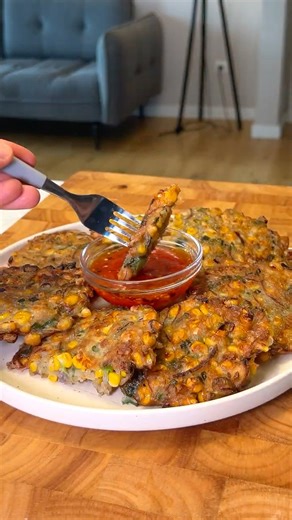 How to make quick and easy corn fritters