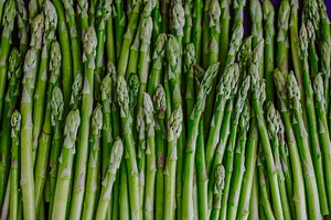 How to Make the Best Asparagus Ever, From Shopping to Serving
