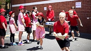 Watch Little Lunch Season 1 Episode 19 - The Cake Stall