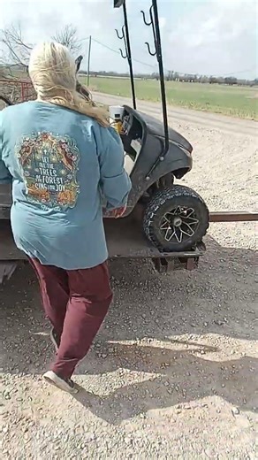 golf cart rescue again(sorry for fu***** Oklahoma wind in the audio)