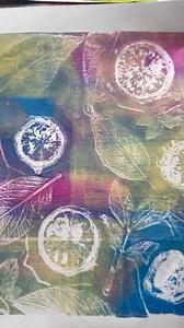 59K views · 1.2K reactions | Here are some tips for printing with lemons: 1. Let your lemon slices dry on a paper towel for several hours to get beautiful gel prints. 2. Since it’s a one-layer print, use a little more paint than you would for multi-layer prints—acrylic paint dries very quickly. #diyprinting #botanicalart #gelprinting #gelpress #monoprint #seattleartist | Nadya Borisevich art | Facebook