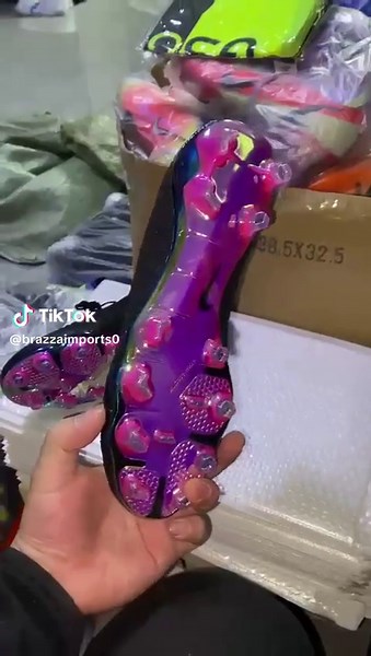 Chuteiras Profissionais: Encontre a Melhor Aqui no BRAZZA! ⚽🔥