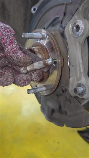 Malibu wheel stud replacement guide _000 #mechanic #usa🇺🇸 #diy #automotive | June Maka