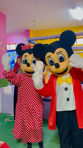 حاولت احتفل بعيد الطفوله قبل اي حد و علي طريقتي 😍😍😍 عيد الطفوله يعني فرحه الاطفال و ديه كانت اهم حاجه بالنسبه ليا 💃💃💃💃وديه كانت مفاجئتنا النهارده 👇👇👇👇 و في مفاجأه غير متوقعه آخر الفيديو 🫣 | Barney kids academy