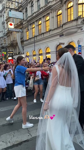 Romantic Love Story in Vienna | Taylor Swift Concert Highlights