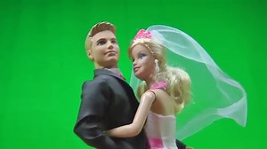 Barbie and Ken's Wedding Party ! Famous guests! Kisses, Dance, Wedding Cake, Fun !