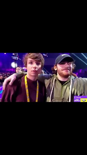 Karl helping Sapnap with the camera #karlnap #sapnap #karljacobs