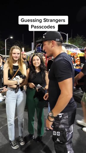 Mind Hacker Unlocks her iPhone 📲 🤯 #mentalist #magic #hypnosis