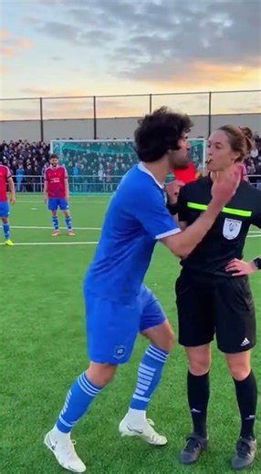 Pure football comedy caught live🥰🥶#FootballHumor #RedCardScene #MatchDay #StadiumChaos #SportsComedy