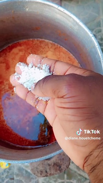Recette de Pâte Rouge avec Aileron et Piment Vert