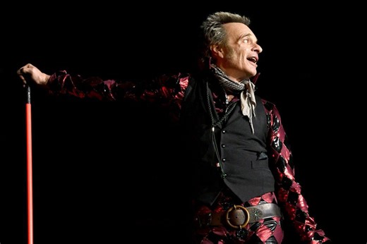 David Lee Roth Jumps Back On Stage After Five Years Away