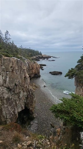Schoodic Peninsula Acadia National Park in Winter Harbor Maine. This was from a day exploring last month 🌊 #mainecoast #ocean #NationalPark #waves | Wayne Bishko