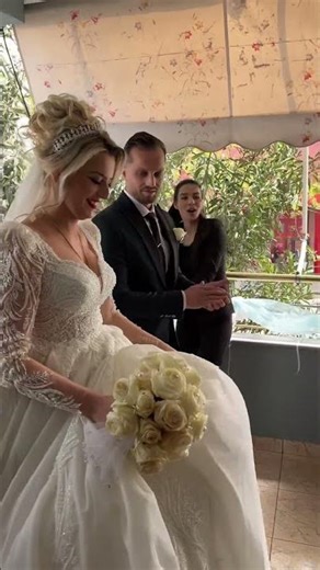 Hyrja e nuses ne shtepin e re 🥰🥰 #dasma #wedding #dasmatshqiptare #bride #love