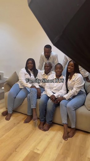 We did a Family Portrait Shoot📸👨‍👩‍👧‍👦 #familytime #familyshoot #bts #family #behindthescenes