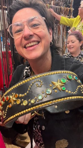 Paco Collars on Instagram: "It’s time for “what kind of dog fits in that collar?” 🤔 You really have to see the size of this head! Featuring @hugeheadhugo Tag by @fetchingtags #pacocollars #handmade #lifetimeguarantee #rottweiler #luxurypets #dogcollars"