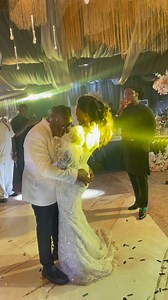 When in doubt what to gift your spouse on your wedding day , A “marry me” performance will always suffice #marryme #weddingsinger❤️❤️ | Itsatela_