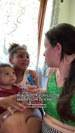 Reagindo a Playlist da Minha Filha de 9 Anos