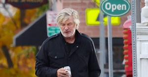 Diaporama : Alec Baldwin et "Rust", un tournage maudit : un autre membre de l'équipe risque l'amputation...
