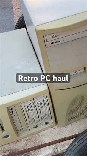Retro tech haul: trash or treasure? #retrocomputer #intel #pc