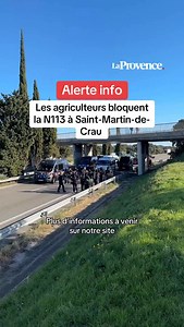 129K views · 43K reactions | Dans un climat tendu entre agriculteurs et forces de l’ordre, les manifestants sur leurs tracteurs tentent de rejoindre bloquent actuellement la N113 et tentent de rejoindre l’autoroute. | La Provence | Facebook