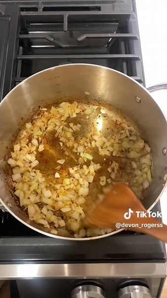 Cozy 30-Minute Meal: Trader Joe's Lasagna Soup Recipe