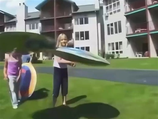 The Hot New Toy "HoverDisc" commercial aired 21 years ago (2003)