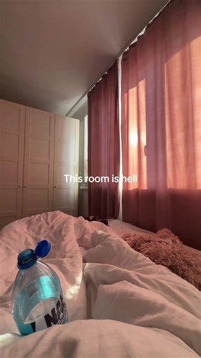 Filmy użytkownika 𝓐𝓵𝓮𝔁𝔁𝔂 (@alexxxys_) związane z hasłem my room is hell