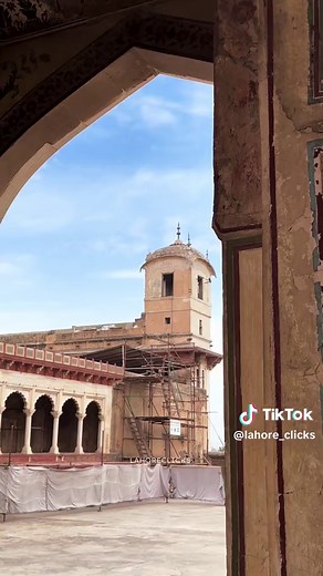 Lahore fort, historical place✨ #lahorefort #historicalplace #explorelahore #lahorelahoreaye #lahorelove #fyp #viralvideo #lahore_clicks