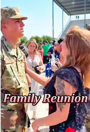 Soldiers coming home #surprise #emotional #familylove #fyp #amazing #comingback #capcutforus #capcut #capcutpioneer #cct