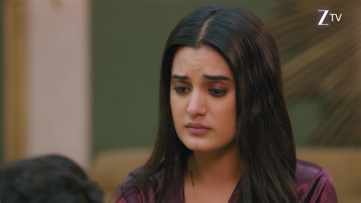 Reet ko mil gaya hai Kirti ka jhooth saamne laane ka tareeka, kya ab uski saazishon ka ant hoga? Dekhiye #JaaneAnjaaneHumMile har roz, raat 10:30 baje, sirf #ZeeTV par. #Raghav #Reet #ZeeSneakPeek #AapkaApnaZeeTV | ZEE TV