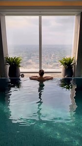 Take a moment to unwind. Experience ultimate relaxation at Shangri-La The Shard, London Sky Pool on Level 52. Book your stay here: https://bit.ly/37A0qVD 📷 @_thefeelingofvelvet #TheShard | The Shard London