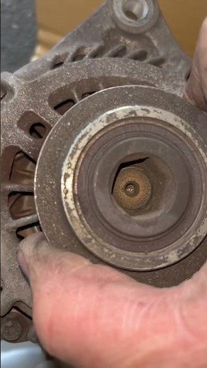 オルタネーター ワンウェイクラッチ劣化 新旧比較動画
