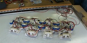 Omnidirectional Robot Moves Like a Galloping Snail