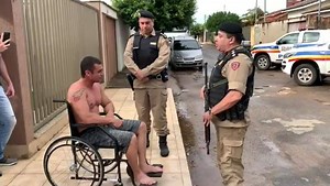 4.5M views · 159K reactions | Poços Singela homenagem prestada hoje ao nosso irmão de farda Cb PM Lucas da Silva Vieira. O nobre Policial Militar, honrando o juramento de proteger a sociedade, mesmo com o sacrifício da própria vida, sofreu grave acidente de moto recentemente em serviço do GEPMOR. Deus continue protegendo nosso herói. | Alô Alô Cidade | Facebook