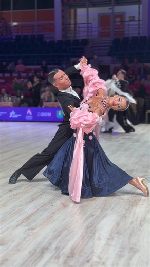 Egy csodaszép angol keringő a magyar bajnokság középdöntőjéből🩷 Dani és Gertrúd 💙 #waltz #wdsf #dance #competiton #fyp