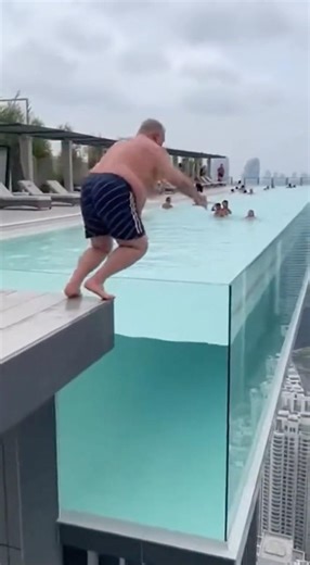 Infinity Pool gone wrong! 😲