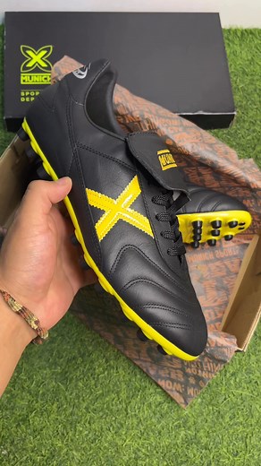63K views · 496 reactions | Listo para repartir chocolate  #soccer #munich #skills #football #cleats #limaperu #fuchibol | Full Soccer Store, Perú | Facebook