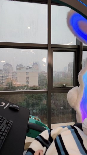 Stay Warm While Gaming with the G Dragon Gaming Cockpit - Winter Setup