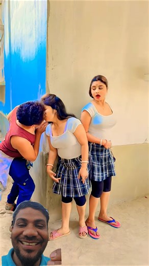 A disabled duckling helps his cat friends P716 vilarfunny #CuteAnimal#DuckRescue#AnimalRescue