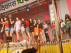 Lajawab dance performance stage show bhojpuri orchestra #Top10 #sonpurmela #trendingvideo #aashish #Aashish #top100 #GoluRaja #orchestradance #orchestral #pallavisingh3417 #aashish_yadav #chandrima #trend #videos #Pawan #viral #orchestra #Romantic #top10 #viralgirldance #nightclub #trendingreelsvideo | SS Hungama