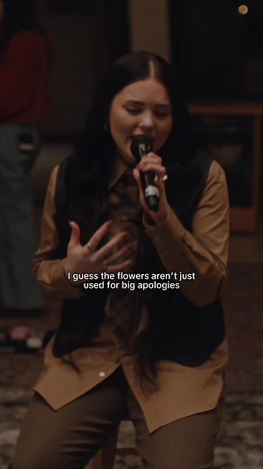 Live Acoustic Performance of 'Flowers' by Lauren Spencer