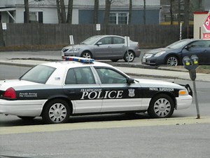 Police Log: 7 Arrests and 5 Crashes