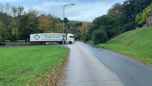 Another great video of one of our lorries out on training!🚛 #lgvtraining #transplantmastertrain #lorrytraining #drivertrainingexeter | trans plant mastertrain