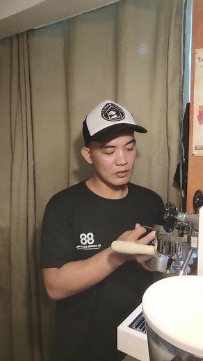 Tulip pattern tutorial 🫡 Di ako nagsasayang Ng gatas at beans Kung dko Rin Naman ma share Yung knowledge 🫵 Remember ako may ari Neto pwede ako magtipid Kung gusto KO pero dahil marami nagtitiwala SA page na to handa akong magsayang para sayo💪 | Bahay barista