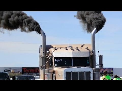 BIG DIESEL PETERBILT ENGINES COLD STARTING UP AND SOUND 2 💨