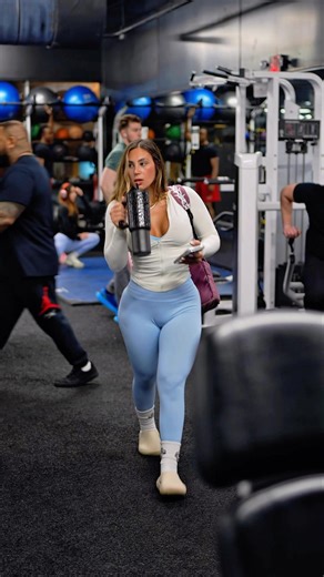 Minding my own business, as per usual. #walking #bodygoals #slowmo