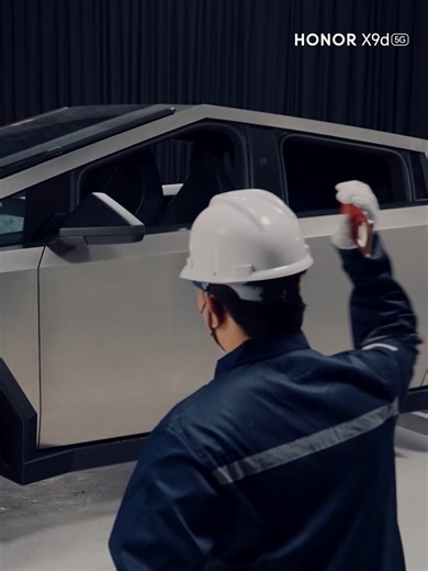 𝐖𝐡𝐚𝐭’𝐬 𝐭𝐨𝐮𝐠𝐡𝐞𝐫, 𝐇𝐎𝐍𝐎𝐑 𝐗𝟗𝐝 𝟓𝐆 𝐨𝐫 𝐓𝐞𝐬𝐥𝐚 𝐂𝐲𝐛𝐞𝐫𝐭𝐫𝐮𝐜𝐤? Can you even imagine this? 😬 𝐕𝐨𝐥𝐮𝐦𝐞 𝐮𝐩 𝐟𝐨𝐫 𝐭𝐡𝐞 𝐛𝐞𝐬𝐭 𝐞𝐱𝐩𝐞𝐫𝐢𝐞𝐧𝐜𝐞 🔊 #HONORX9d5G #TheToughestPhone #AllAngleUltraDefense