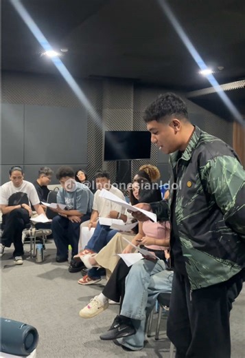 Intip Top 8 waktu ketemu kak Eka Gustiwana yuk!😍✨ Makin gak sabar kan lihat kolaborasinya?👀 BESOK😎 Spektakuler Show 8: Idol and The Beat! Senin, 6 April 2026 Pukul 20.30 WIB di RCTI💙 #IndonesianIdolXIV #IndonesianIdol #HomeOfTheIdols ————————————— RCTI hadir di Channel 28!✨ •⁠ ⁠Pengguna STB, aktifkan menu LCN dan scan ulang •⁠ ⁠Pengguna TV Digital lakukan secara otomatis •⁠ ⁠Jika bermasalah, MNC Helpdesk di 08569003900 — Gratis!